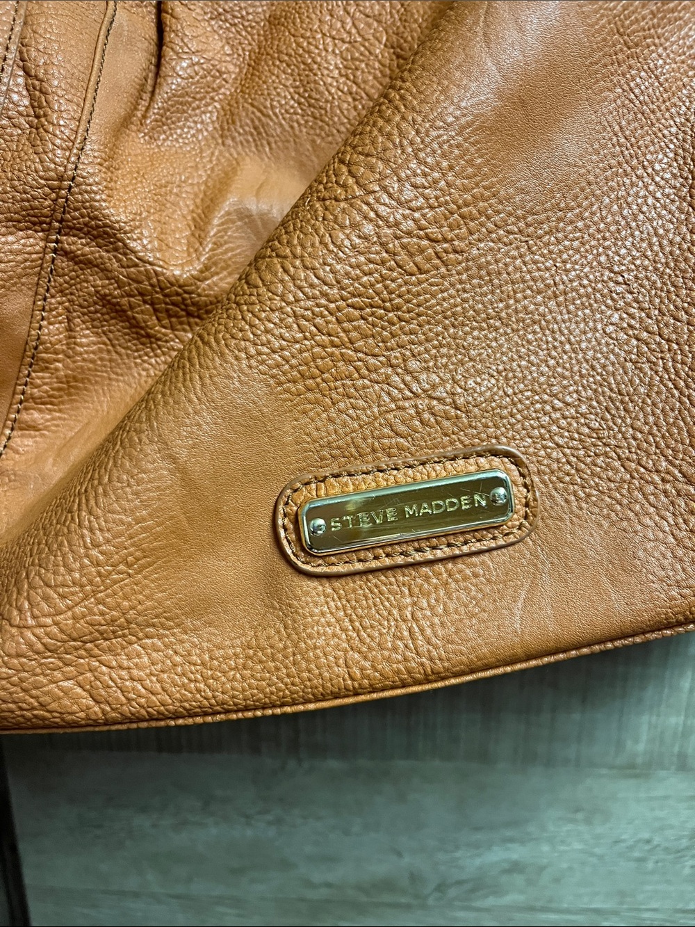 Steve Madden Tan Pebbled Leather Shoulder Bag - Picture 2 of 4